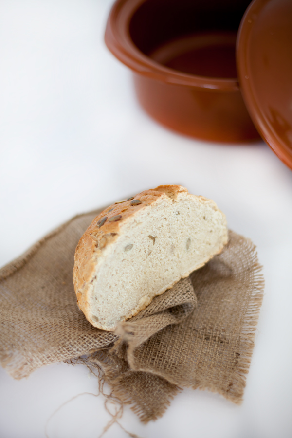 Pan sin levado en cazuela de barro - Fotografía Gastronómica y  RecetasFotografía Gastronómica y Recetas