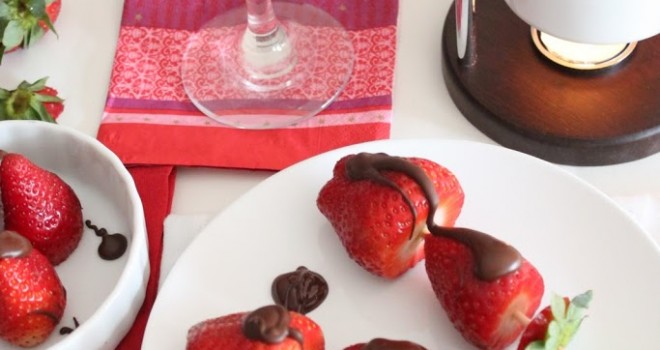 Fondue de chocolate y fresas para celebrar San Valentín