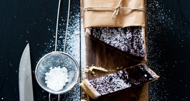 Tarta de chocolate, berenjena y café