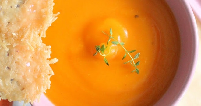 Crema de calabaza con crujiente de parmesano