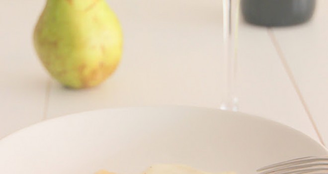 Raviolis de pera y gorgonzola con crema de queso